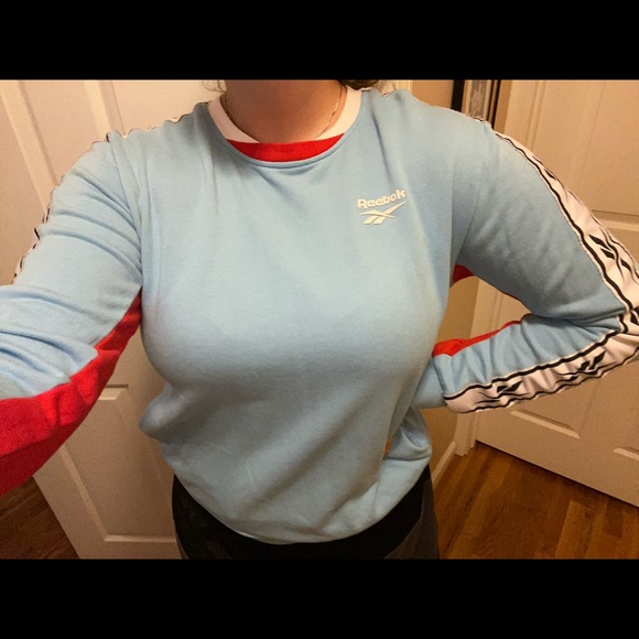 Reebok Tops - Reebok pullover with pockets baby blue crewneck